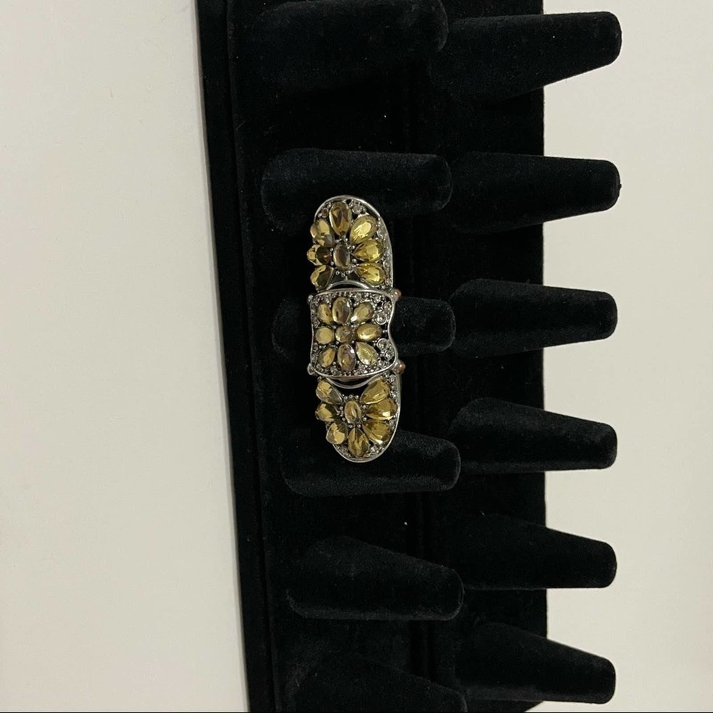 Statement Ring - Picture 3 of 8